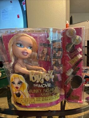 Bratz The Movie Funky Fashion Makeover Doll - Blonde